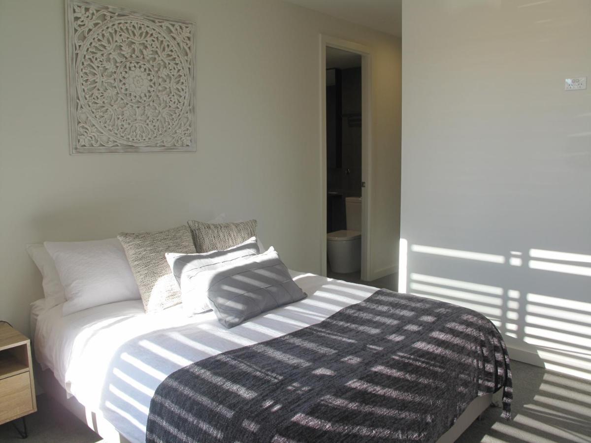 Modern 3 Bedroom Apt With Free Parking, Netflix, Wifi & Welcome Wine By Bnb Pro Melbourne Bagian luar foto