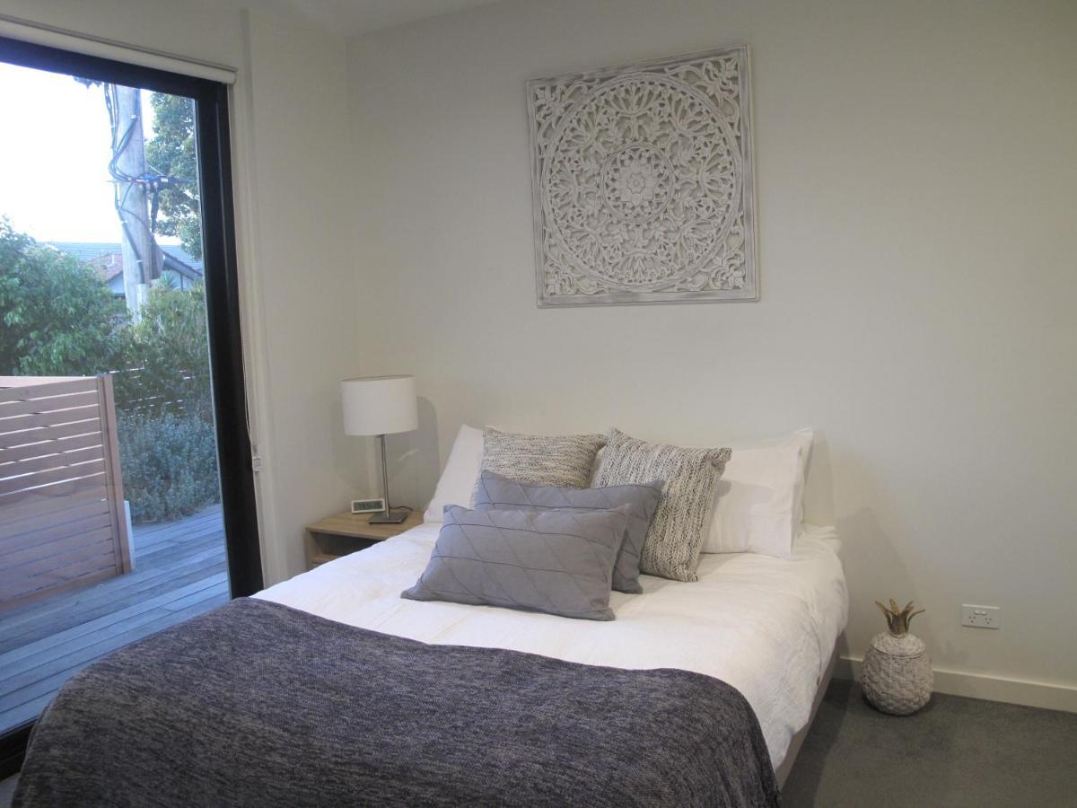 Modern 3 Bedroom Apt With Free Parking, Netflix, Wifi & Welcome Wine By Bnb Pro Melbourne Bagian luar foto