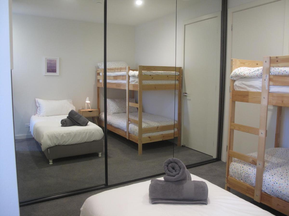 Modern 3 Bedroom Apt With Free Parking, Netflix, Wifi & Welcome Wine By Bnb Pro Melbourne Bagian luar foto